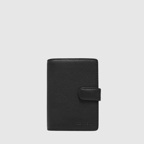 The Trend Porte Leather Passport Holder